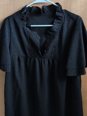 Black Lace-Trim Ruffled V-Neck Women's Top